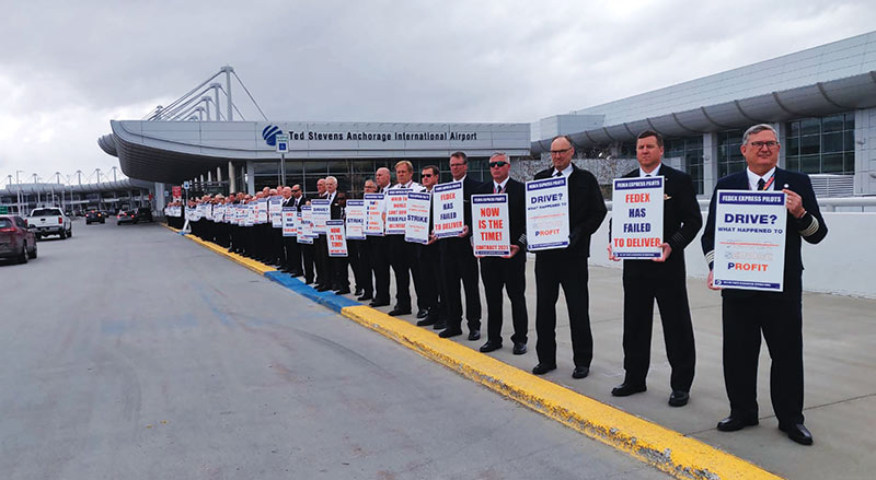 FedEx Express pilots picket in Memphis